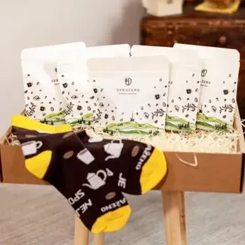 Dárkový potravinový koš Dárkový balíček KÁVA A NOHY V TEPLE