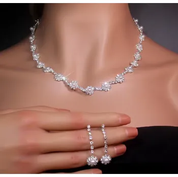 Souprava šperků B-TOP Postříbřený set s perlami – náhrdelník a visací náušnice