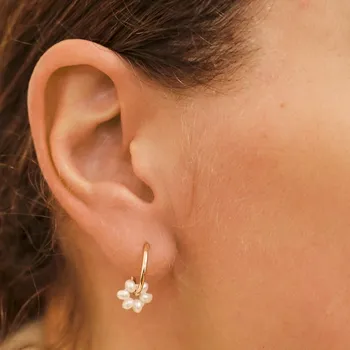 Náušnice 14K White Pearl hoop náušnice Velikost: Little (12 mm)