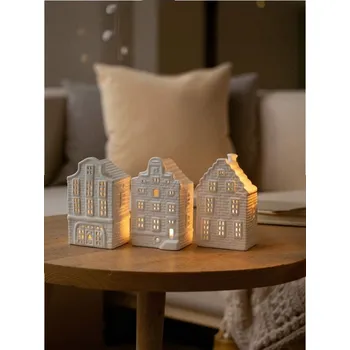 Svícen Sinsay - Svícen ve tvaru domečku - bílá - 233GM-00X - 233GM-00X-ONE