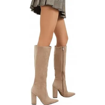 Dámské kozačky Béžové dámské kozačky z eko semiše na sloupku Feravi, velikost 41