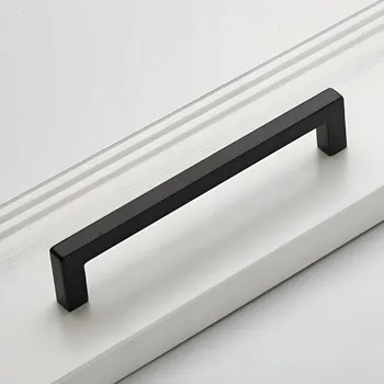 Nábytkové kování NÁBYTKOVÁ ÚCHYTKA KLASICKÁ NA NÁBYTEK SKŘÍNĚ ZÁSUVKY ČERNÁ MATNÁ JAXON 168MM