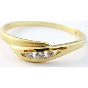 Prsten Klenoty Budín Zlatý dámský prsten se třemi zirkony 585/0,96gr vel. 50 223041197 (Klenoty Budín Zlatý dámský prsten se třemi zirkony 585/0,96gr vel. 50 223041197)