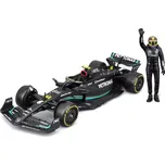 Mercedes-amg f1 w14 e 1:24 s figurkou jezdce lewis hamilton od bburago