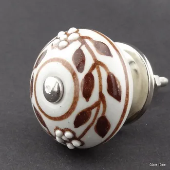 Nábytkové kování Nábytková úchytka bílá s hnědou reliéfní kresbou 4 cm - knopka