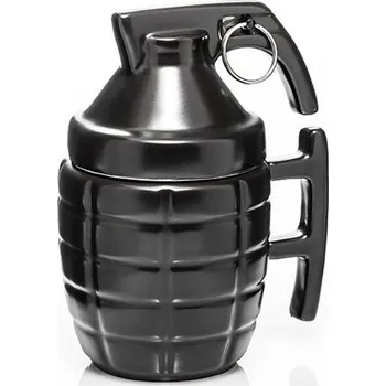 Černý hrnek ve tvaru granátu s uzávěrem