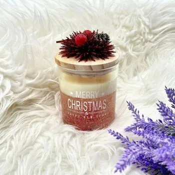 Svíčka LUXELUX Vánoční vonná svíčka ve skle s dřevěným víčkem – ČERVENÁ