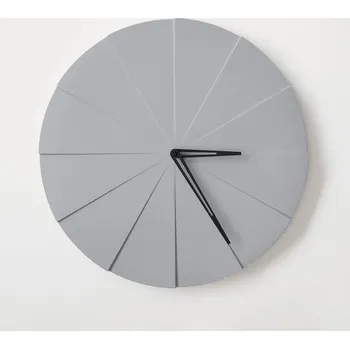 Hodiny ODLITO Betonové nástěnné hodiny Koláč 50 cm – šedá, černé ručičky