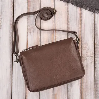 Kabelka Paolo Peruzzi Dámská kabelka přes rameno z kůže Peruzzi; hnědá