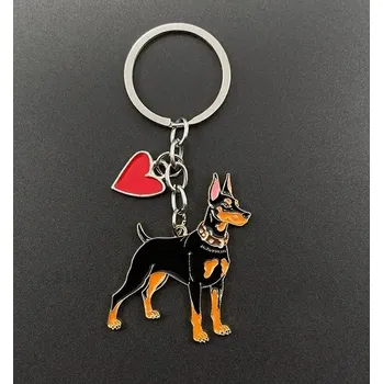 Přívěsek na klíče s dobrmanem