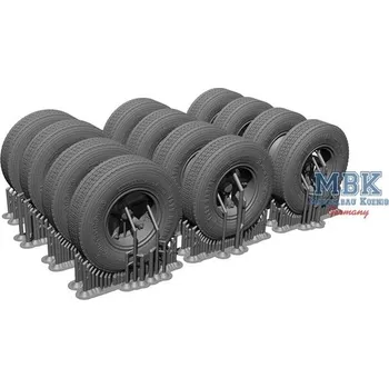 Plastikový model BSK Model 1/35 M915 Truck Wheel Set with Trailer wheels