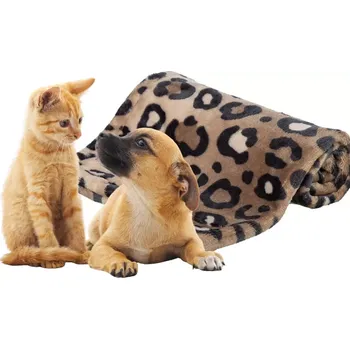 Pelíšek pro psa TRIXIE Plyšová deka LEO, 70 x 50 cm, vhodná pro alergiky, leopardí