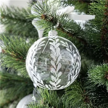 Vánoční ozdoba Čirá baňka s dekorem lístečků