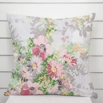 Povlak na dekorativní polštářek Bavlněný povlak na polštář Sandra SA-704 Malované růžovo-červené květy na šedém 30 x 50 cm
