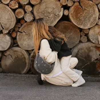 Ledvinka STUDIO NOOS Crossbody ledvinka Denim Grey Hearts