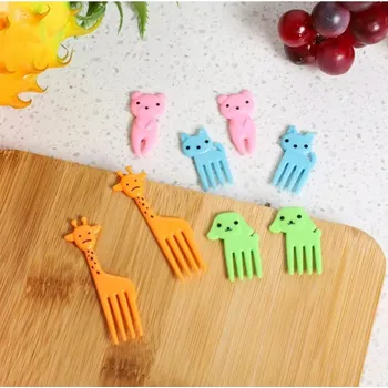 Hračka pro nejmenší Dětská plastová napichovátka - zvířátka 2