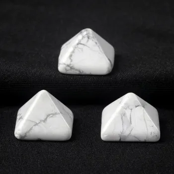 Energetická pyramida | dekorace 1 ks - Howlit