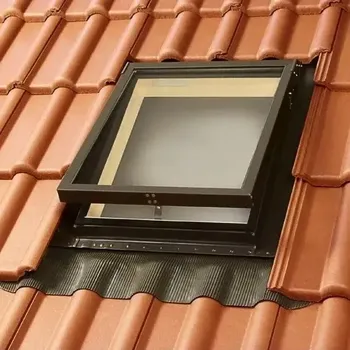 Střecha Výstupní okno Bramac Luminex ALU 60 Elox hliník šedohnědá 8019 (Značka: BRAMAC rozměry: 60x60cm)