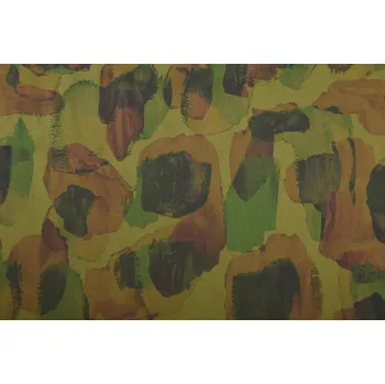 Viskóza v zelené barvě s abstraktním potiskem a saténovým vzhledem 212298.0007