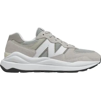 Pánská sálová obuv New Balance M5740CA Velikost obuvi: 45
