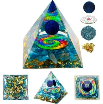 Krystalová pyramida 5x5 cm s tyrkysem a modrým krystalem Modrá čakrová pyramida Zdraví, klid a harmonie Zlaté vločky a energetická spirála