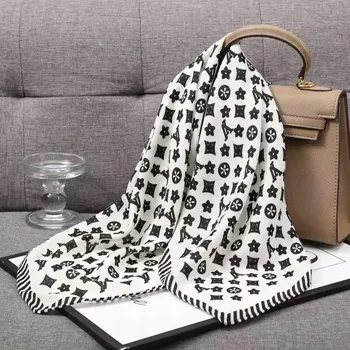 Šátek Šátek s potiskem s potiskem hedvábný šátek Šála 70x70 cm