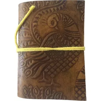 Zápisník Hnědý zápisník s reliéfním vzorem