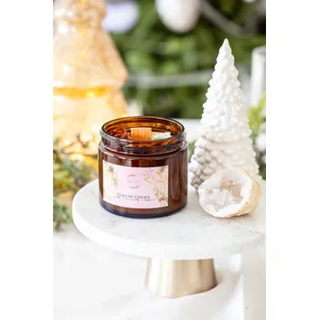 Svíčka Yoga Day Svíčka s dřevěným knotem Šťastné Vánoce s purpurou