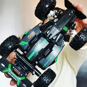 RC model auta RC AUTO NA DÁLKOVÉ OVLÁDÁNÍ 1:18 VYSOKÁ RYCHLOST 15 KM/H ZÁVODNÍ 2.4G