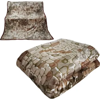 deka Hnědá teplá deka se vzorem čtverců Šířka: 160 cm | Délka: 210 cm