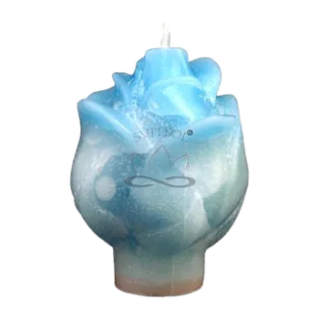 Svíčka Reliéfní svíčka RŮŽE tyrkysová – ručně modelovaná z certifiko...