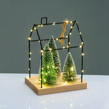 Vánoční osvětlení ACA Lighting Vánoční závěsná dekorace kovový dům se stromky 55 LED teplá bílá na baterie 2xAAA IP20 16.5x12x22cm X09551111