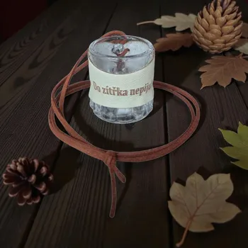 Sklenice Skleněný panák s koženým obalem – Do zítřka nepiju!