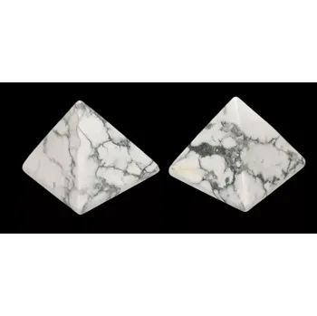 Magnezitová pyramida z přírodního kamene – cca 3,5 cm, harmonizace a klid