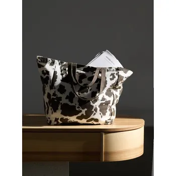 Nákupní taška Sinsay - Nákupní taška s uchy v kravském vzoru - vícebarevná - 116HP-MLC - 116HP-MLC-ONE