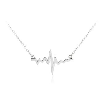 Náhrdelník Moonlit Stříbrný náhrdelník s pulzujícím srdcem