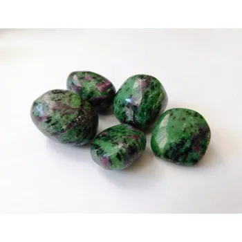 Přírodní kámen RUBÍN ZOISIT Tanzánie - Extra kvalita, cca 2,5 - 3 cm, 30 - 40 g