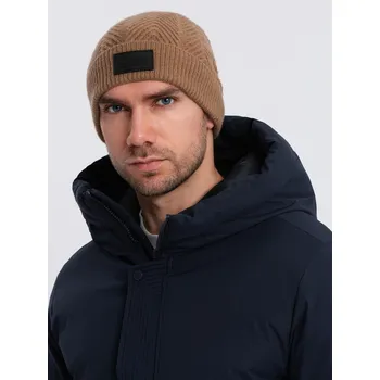 Čepice Pánská pletená čepice s nášivkou - světle hnědá V4 OM-ACWH-0122 - univerzální