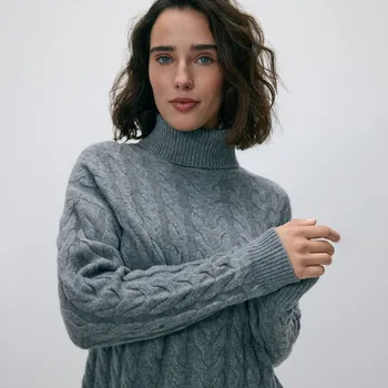 Dámský svetr Reserved - Rolák z dekorativního úpletu - středně šedá - 486HH-85X - 486HH-85X-S