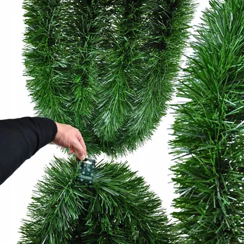 Vánoční dekorace Vánoční girlanda ZELENÁ jehličnatá ŘETĚZ na stromeček 600 cm / 20 cm