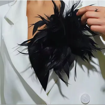 Brož Brož s černými peříčky, spona do vlasů s černými peříčky