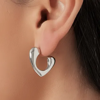 Náušnice Náušnice „Srdce v pohybu“ z chirurgické oceli č. 1815