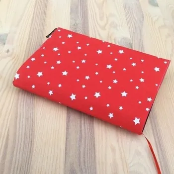 Obal na knihu Obal na knihu - Hvězdy na červené, M+