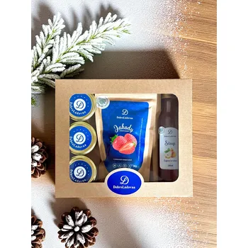 Sušené ovoce DobroLádovna Vánoční velký set SKLENIČKY: 150 g slaný karamel + 150 g švestkové čatní + 150 g ostružinový džem bez semínek, LYOFILIZOVANÉ OVOCE: jablka se skořicí a karamelem 30 g, SIRUP: čajová hruška s cascarou 250 ml 3 x 150 g, lyofilizované ovoce, sir
