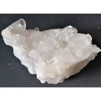 Přírodní kámen Křišťálová drůza s drobnými špicemi 295 g