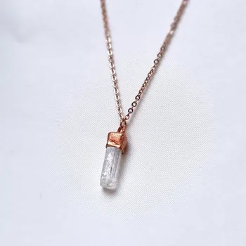 Náhrdelník Danburit (Mexiko), přírodní krystal s duhou - šperk/náhrdelník ŠPERKY S PŘÍRODNÍMI KRYSTALY