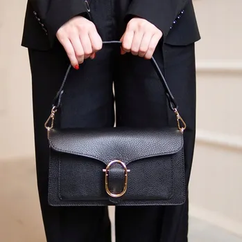 Kabelka Moranti kabelka kufřík z pravé kůže černá