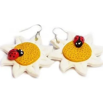 Náušnice Fimos Náušnice Fimo květiny s beruškou Barva: Bílá