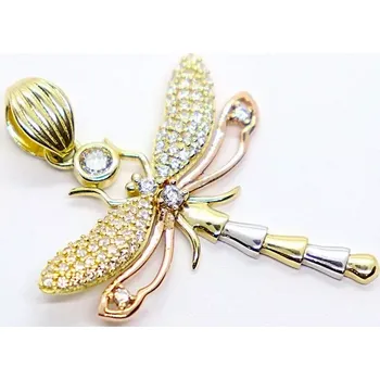 Přívěsek Klenoty Budín Gravírovaný přívěsek se zirkony - vážka ze tří barev zlata 585/2,92gr HK3237 (Klenoty Budín Gravírovaný přívěsek se zirkony - vážka ze tří barev zlata 585/2,92gr HK3237)