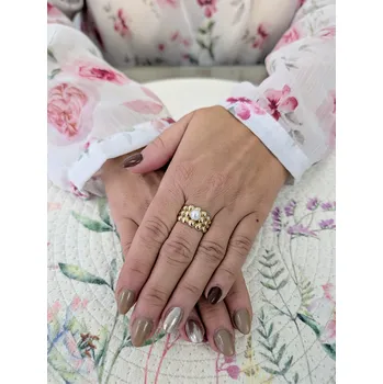 Prsten Zlatý trojřadý prsten s perlou Velikost prstenu: 56, Váha: 2,81, Ryzost: 14kt (585/1000)